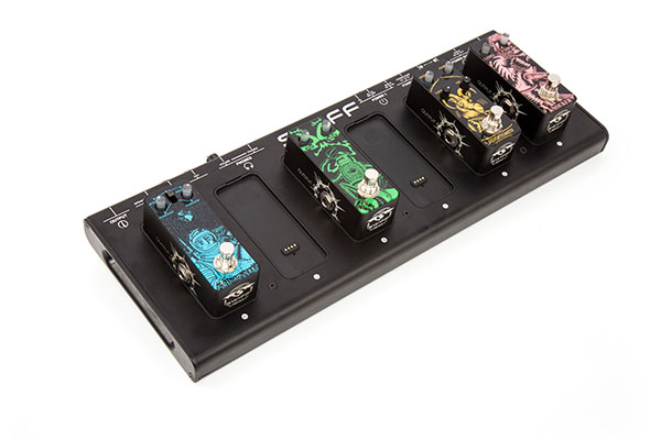 CB20 CABLE FREE PEDALBOARD